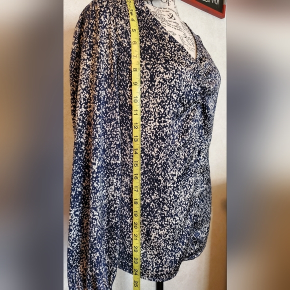 Banana Republic Navy and White Patterned Blouse - Picture 5 of 8